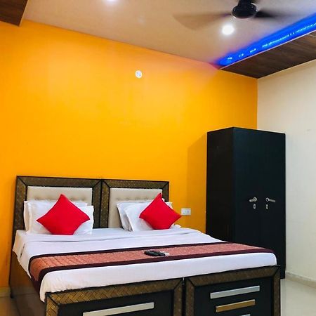 Hotel Tip Top -- Lpu Law Gate -- Family, Students, Couples Phagwāra 外观 照片